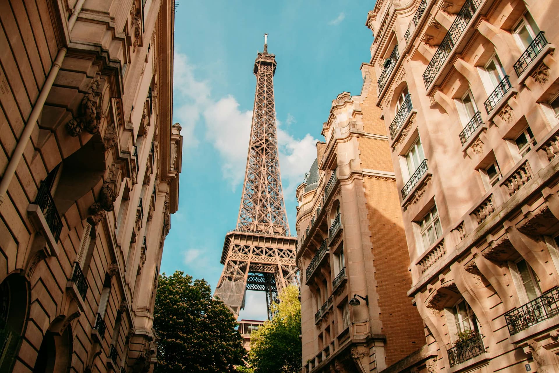 Visiter Paris en bus RATP : les plus beaux itinéraires à 2 € en 2025
